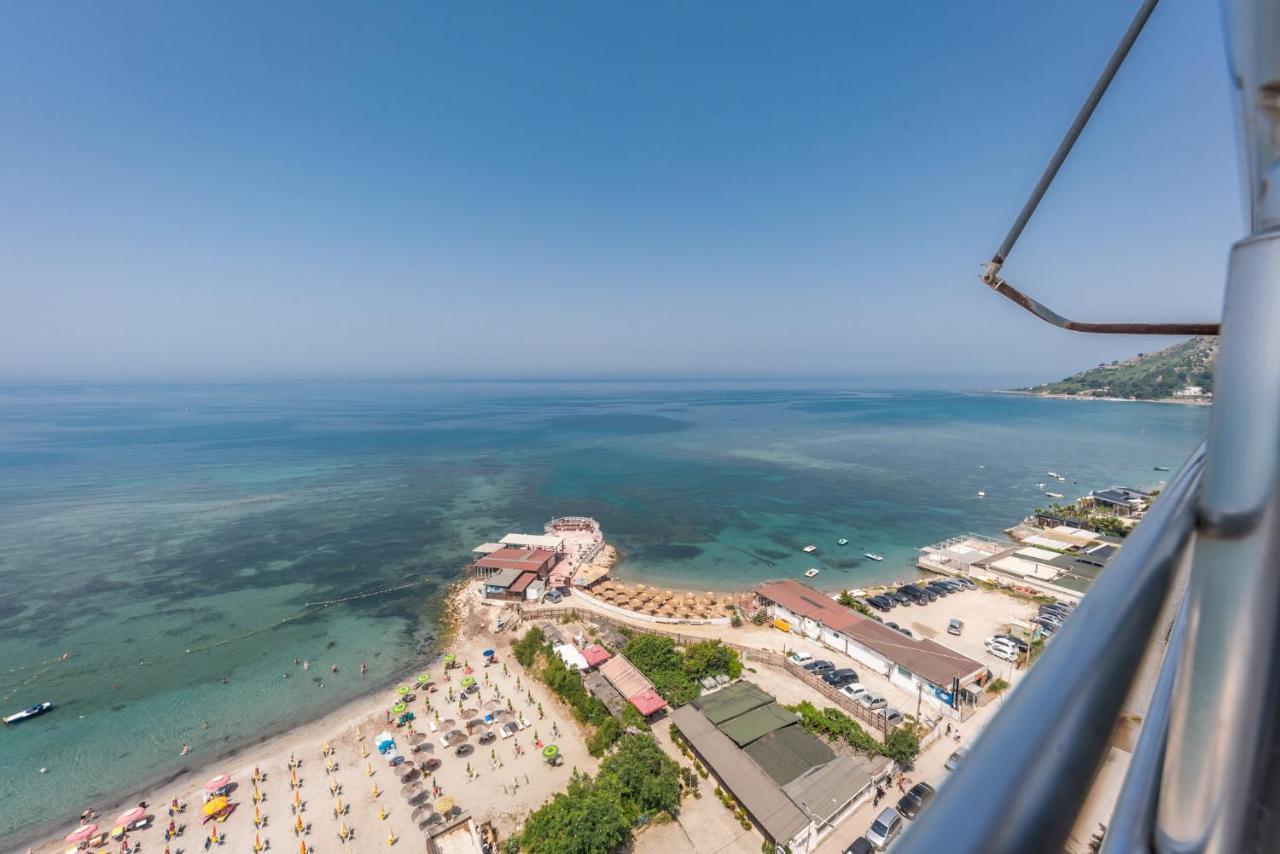 Spectacular Seaview Penthouse Appartamento Durrës Esterno foto