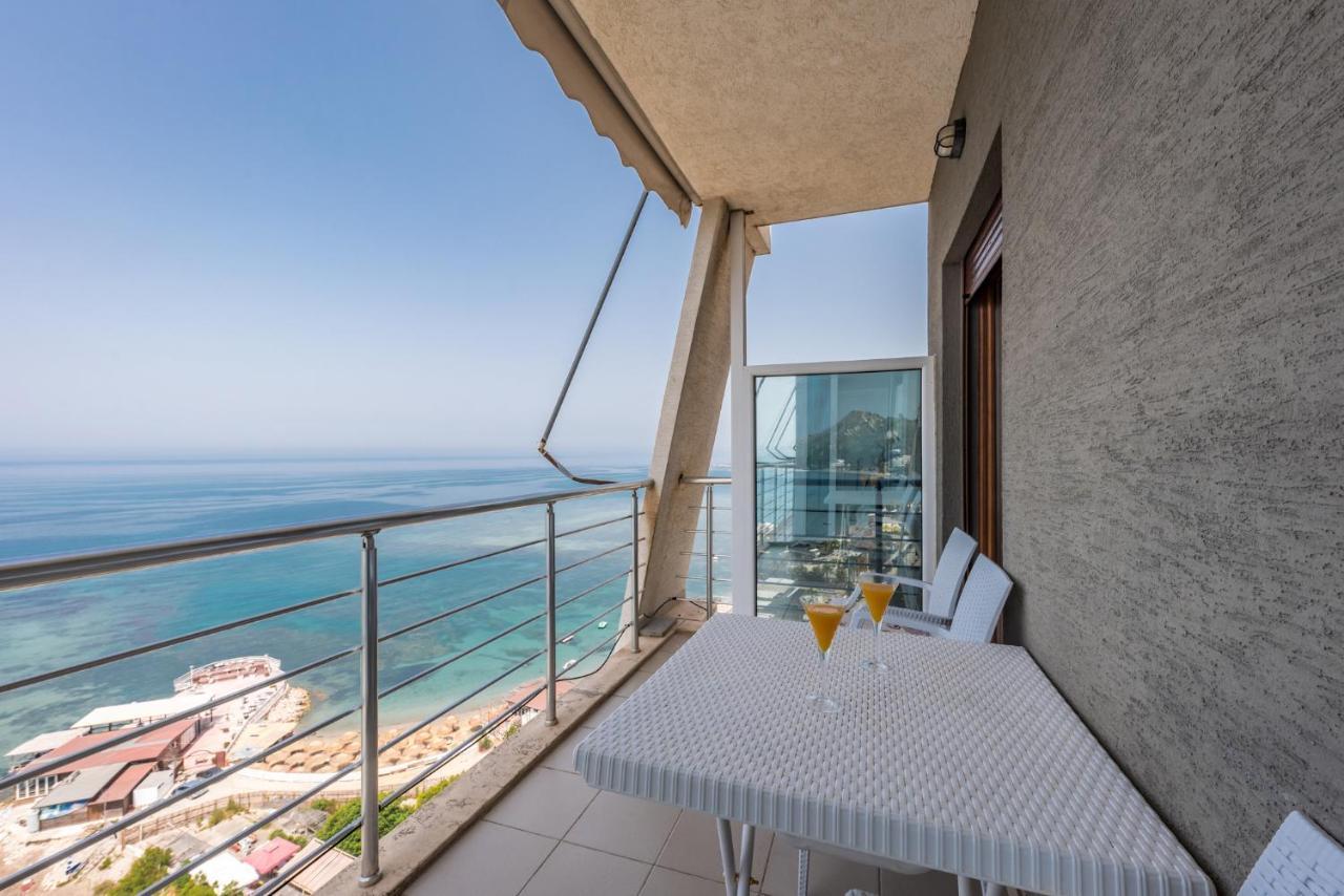 Spectacular Seaview Penthouse Appartamento Durrës Esterno foto