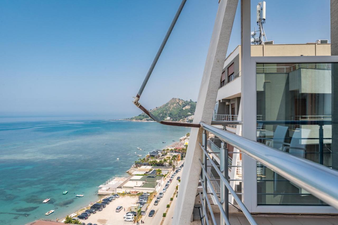 Spectacular Seaview Penthouse Appartamento Durrës Esterno foto